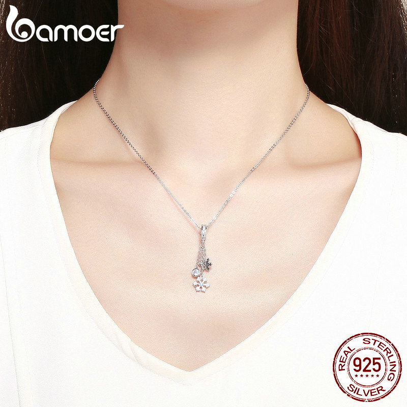BAMOER Authentic 925 Sterling Silver Christmas Snowflake Clear CZ Charms Fit Women Charm Bracelets Bangles Jewelry Gift SCC1020